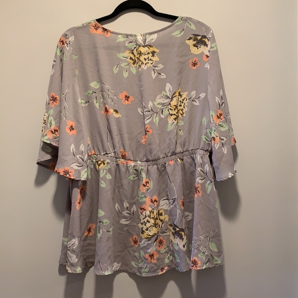 Torrid Blouse - Picture 3 of 3